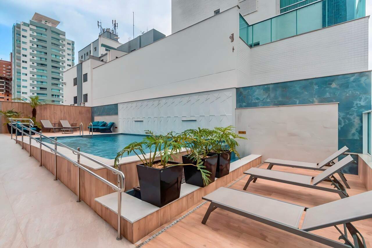 Piscina do condomínio