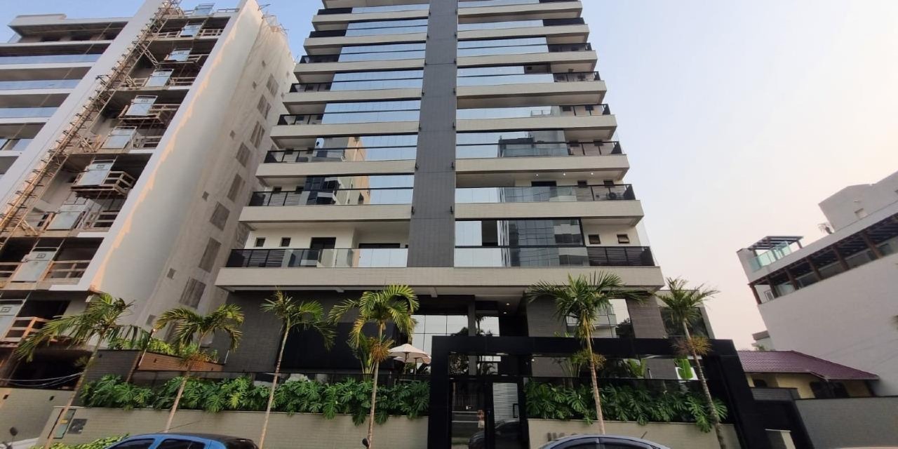 JK 399 pronto, na Rua Conselheiro Júlio Kumm, Praia Brava