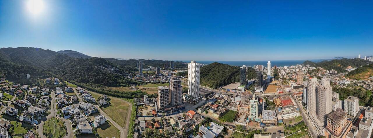 Fotomontagem do Residencial Positano na paisagem da Praia Brava, em Itajaí