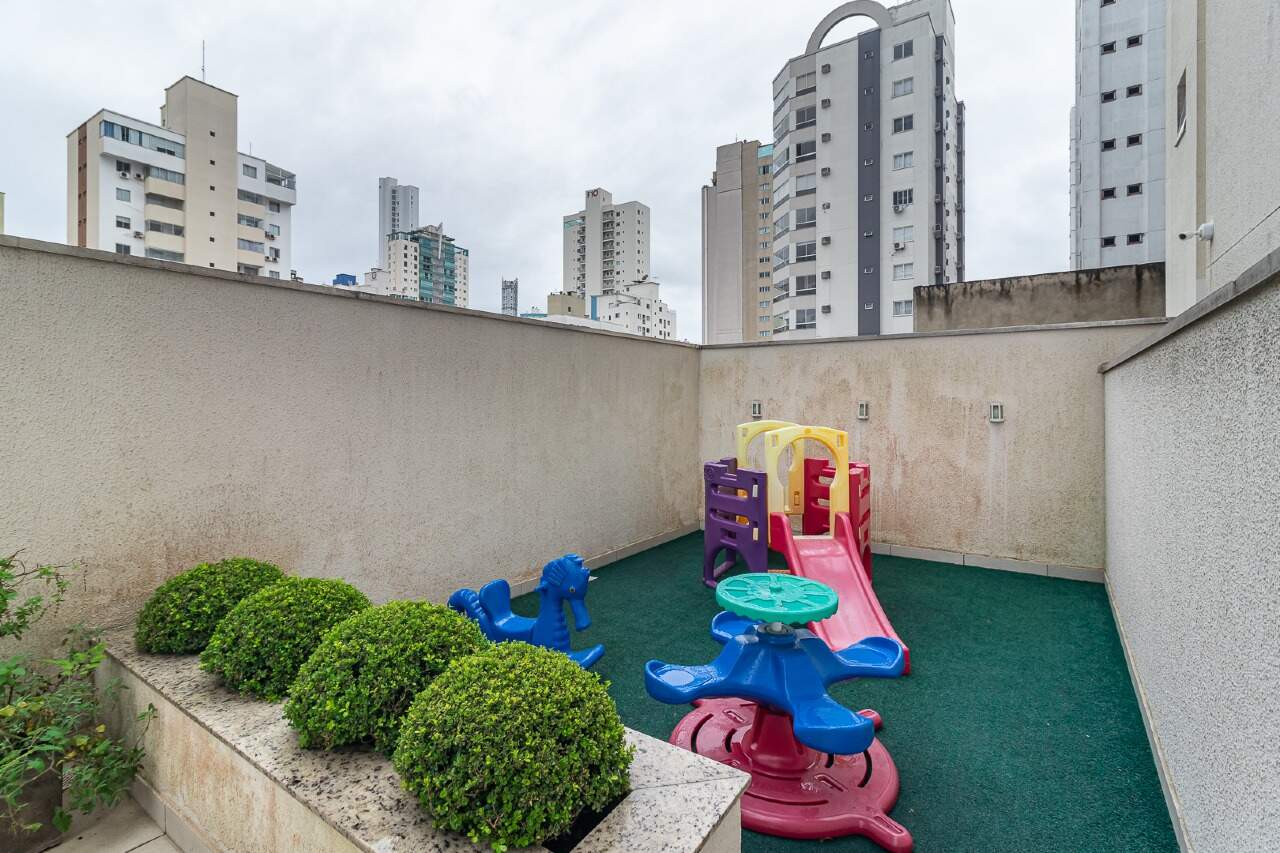 Área infantil do Roverè della Luna