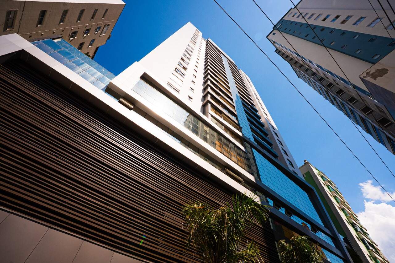 Torre do Las Brisas Residencial, no bairro Pioneiros, Balneário Camboriú
