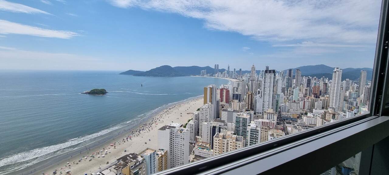 Vista da Praia Central a partir de um apartamento de andar alto do New York