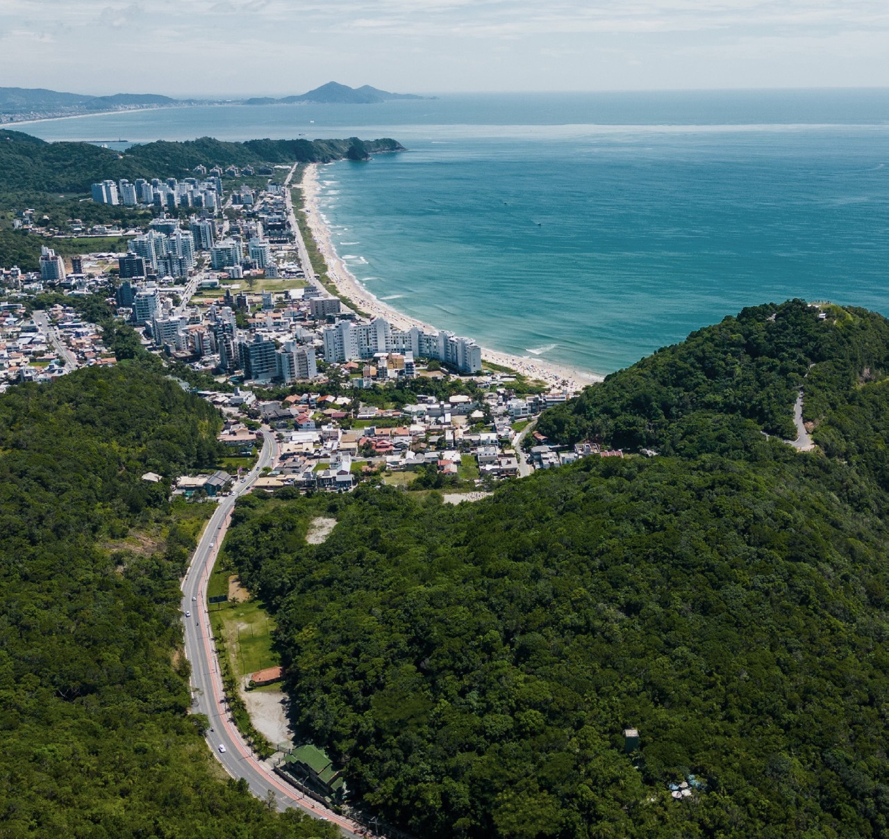 Praia Brava vista do alto, em Itajaí