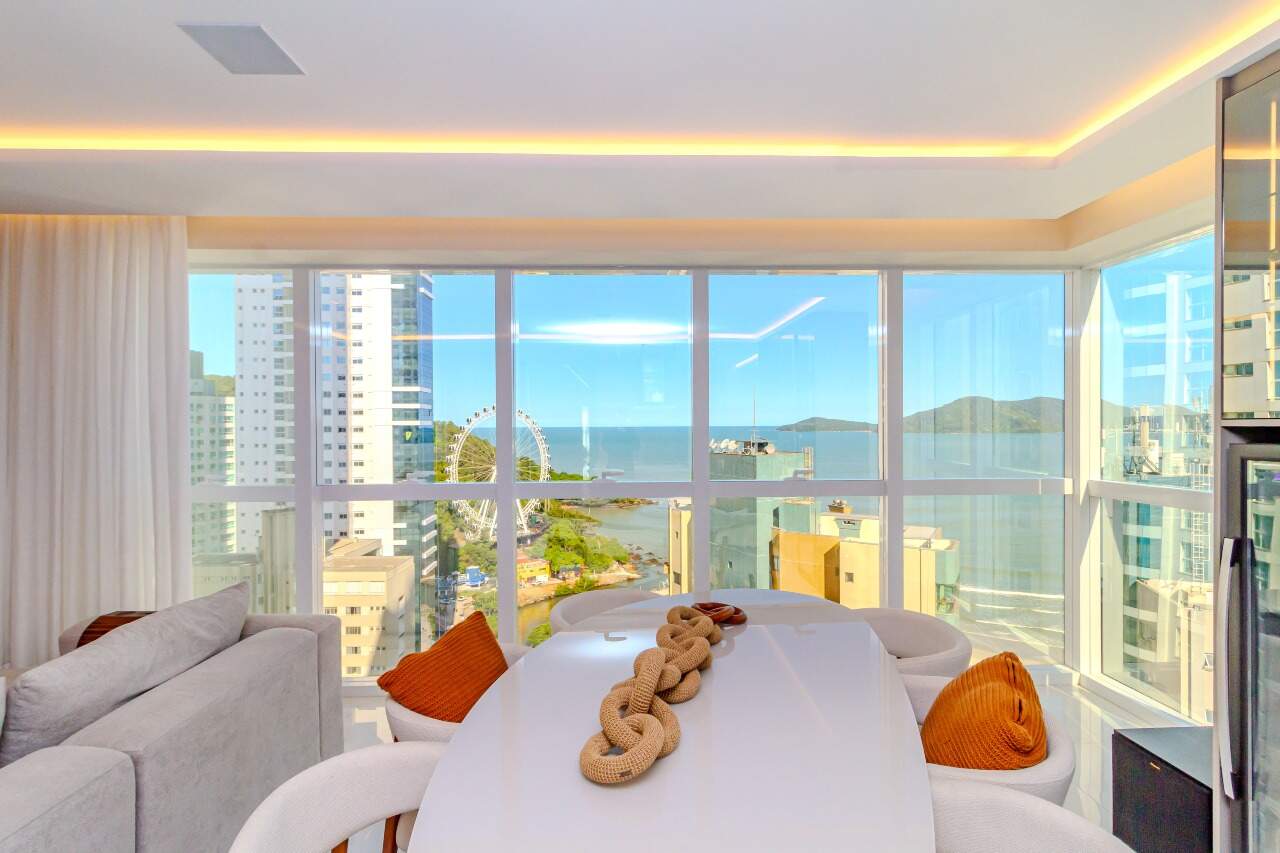 Apartamento à venda no Pioneiros: 