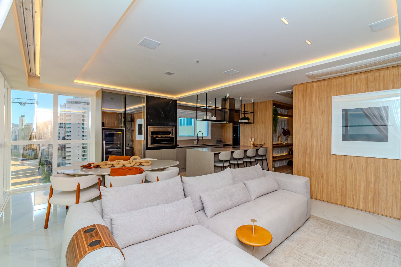 Apartamento à venda no Pioneiros: 