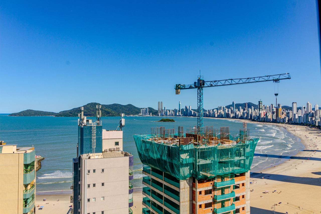 Apartamento à venda no Pioneiros: 