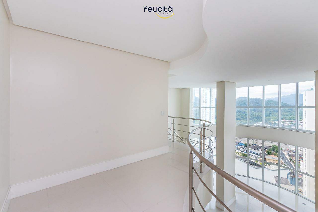 Apartamento de 4 quartos, 233m² no bairro Centro, em Balneário Camboriú | Eu Corretor