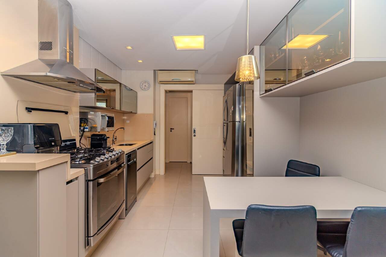 Cobertura de 5 quartos, 270m² no bairro Centro, em Balneário Camboriú | Eu Corretor