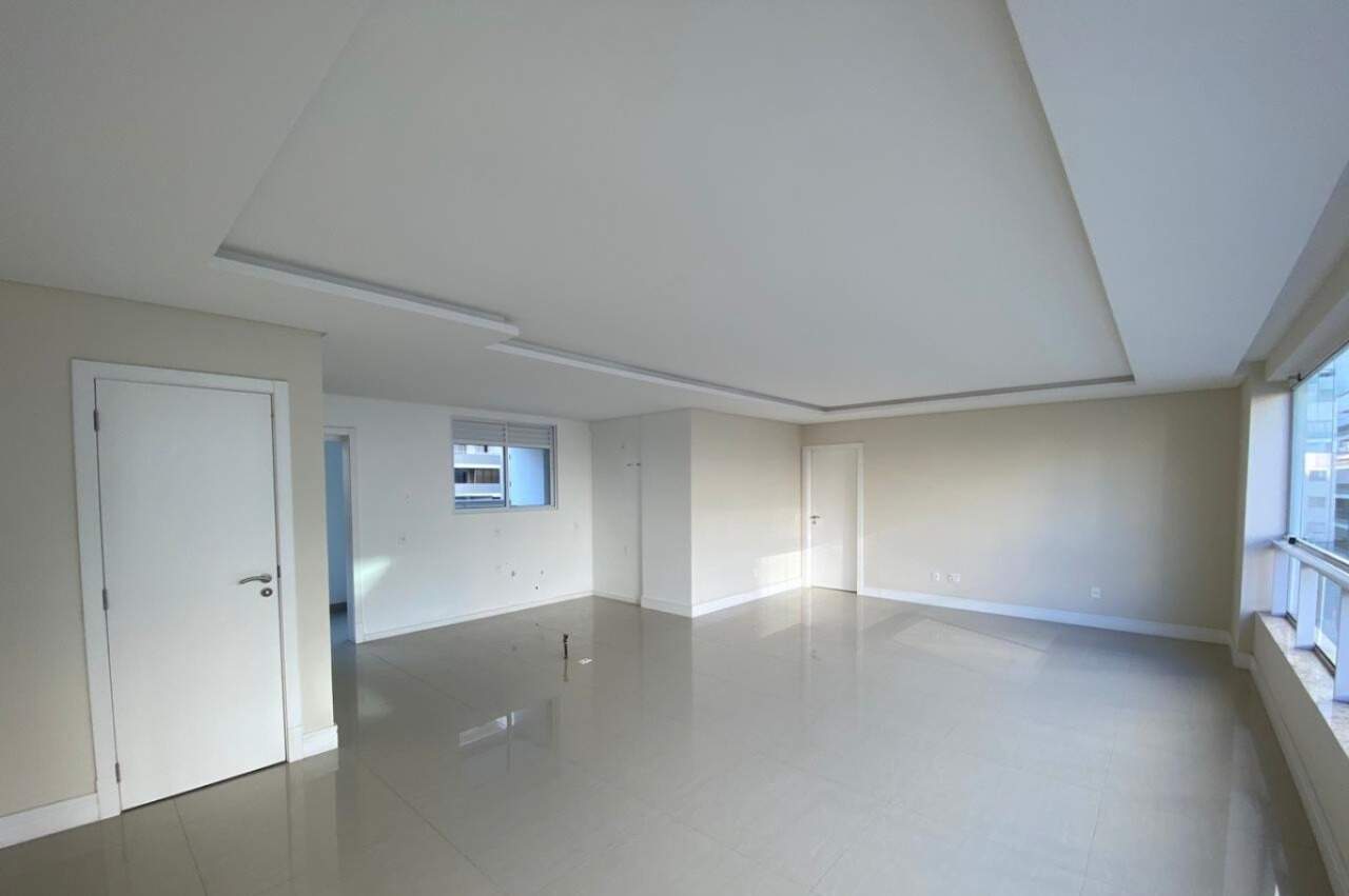 Apartamento de 3 quartos, 251m² no bairro Centro, em Balneário Camboriú | Eu Corretor