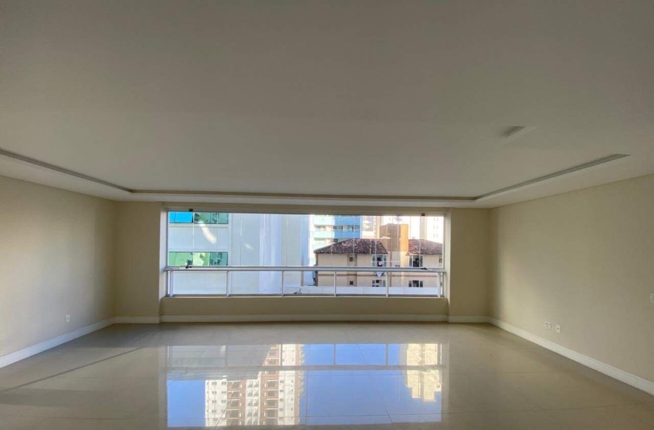 Apartamento de 3 quartos, 251m² no bairro Centro, em Balneário Camboriú | Eu Corretor