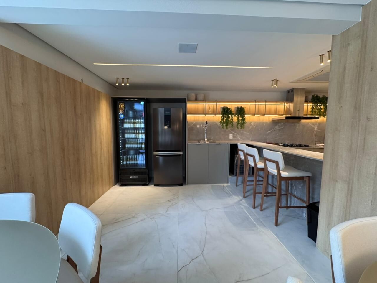 Apartamento à venda no Praia Brava: Espaço gourmet do prédio com cozinha equipada