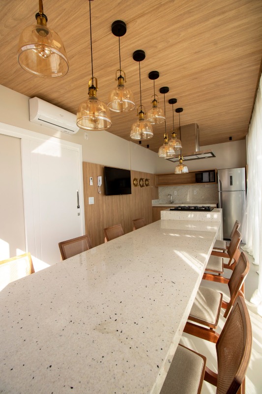 Apartamento à venda no Praia Brava: Salão de festas no rooftop, com cozinha e bancada