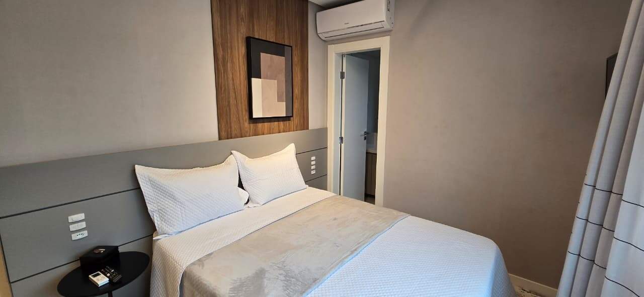 Apartamento à venda no Centro: Suíte mobiliada.