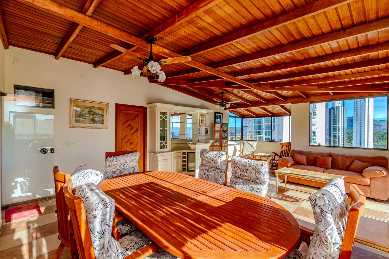 Cobertura à venda no Centro: