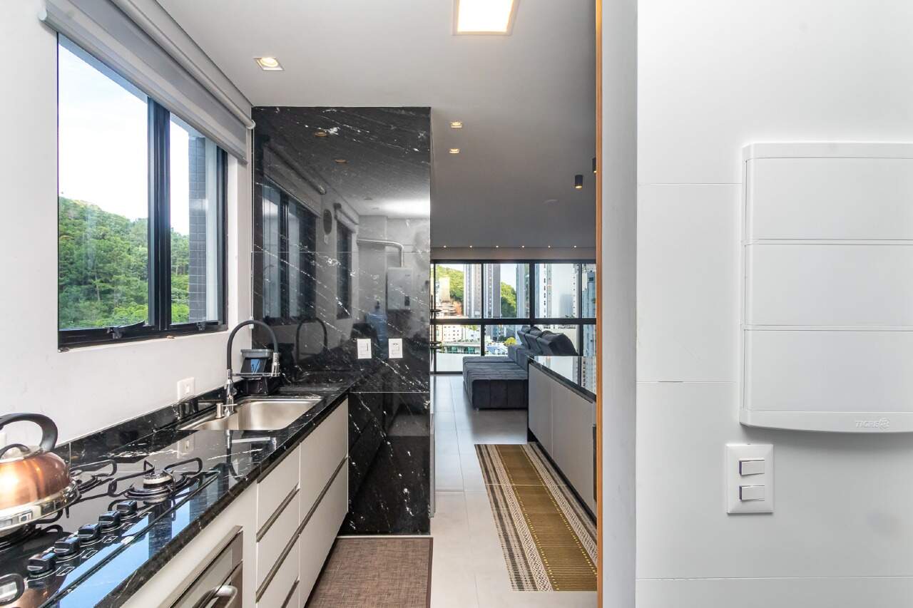 Apartamento à venda no Pioneiros: 