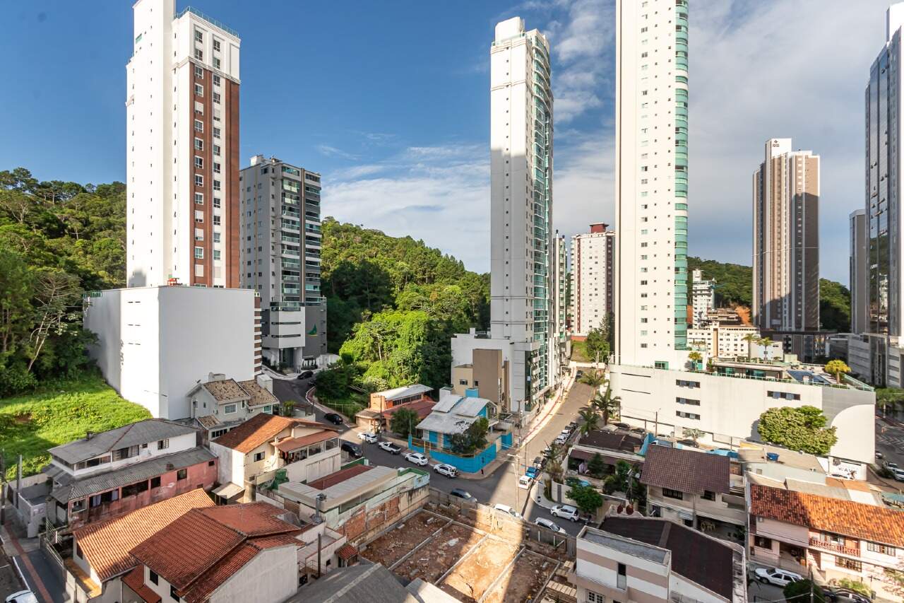 Apartamento à venda no Pioneiros: 