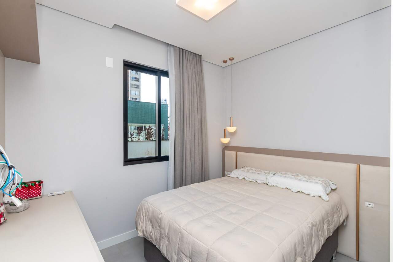 Apartamento à venda no Pioneiros: 
