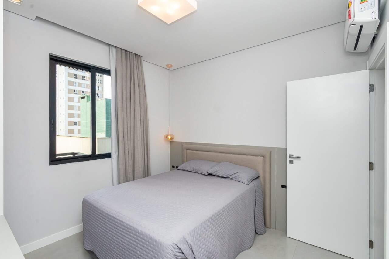 Apartamento à venda no Pioneiros: 