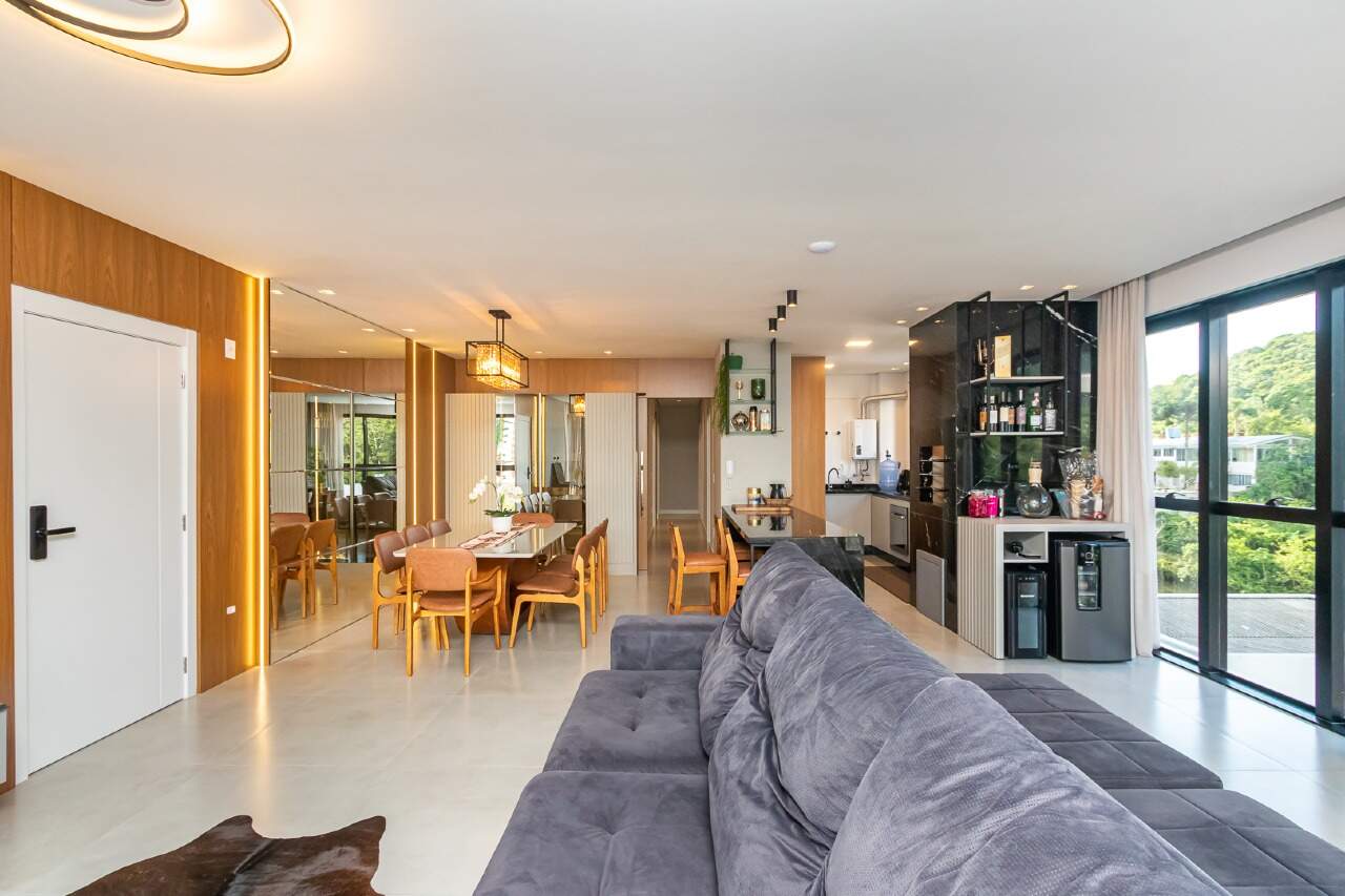 Apartamento à venda no Pioneiros: