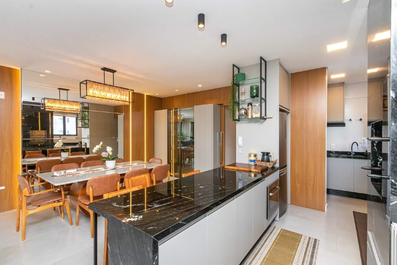 Apartamento à venda no Pioneiros: 