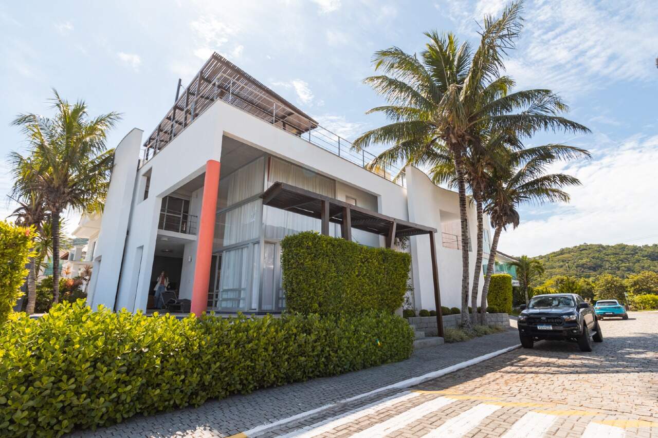 Casa de Condomínio de 4 quartos, 516m² no bairro Praia do Estaleiro, em Balneário Camboriú | Eu Corretor