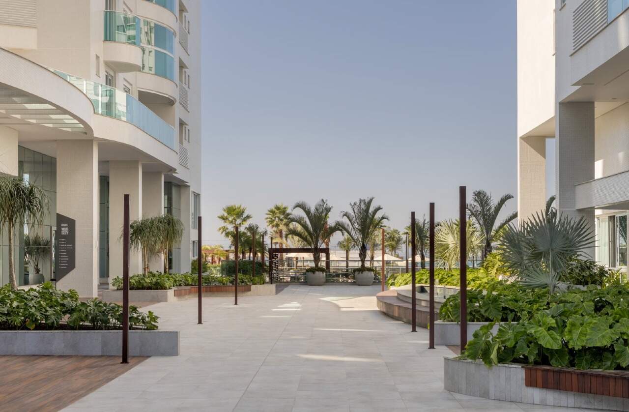 Apartamento diferenciado à venda no Praia Brava: Caminho com jardim no lazer