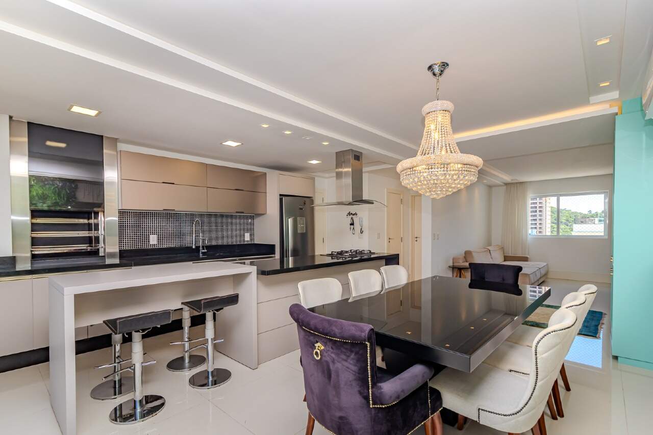 Apartamento de 3 quartos, 135m² no bairro Pioneiros, em Balneário Camboriú | Eu Corretor