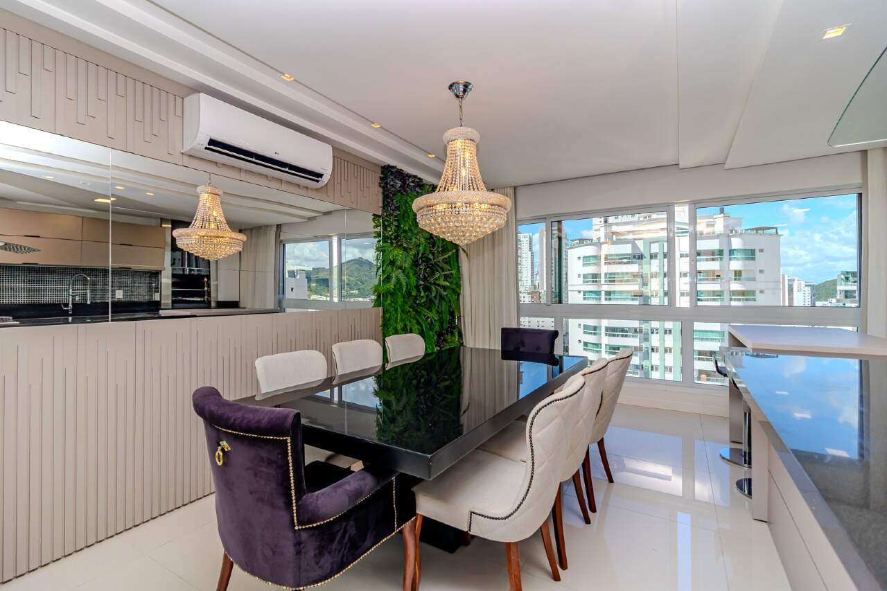 Apartamento de 3 quartos, 135m² no bairro Pioneiros, em Balneário Camboriú | Eu Corretor