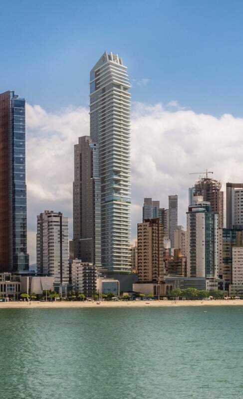 Apartamento à venda no Centro: Torre do Hyde vista do mar, na Avenida Atlântica, em fotomontagem (imagem ilustrativa)