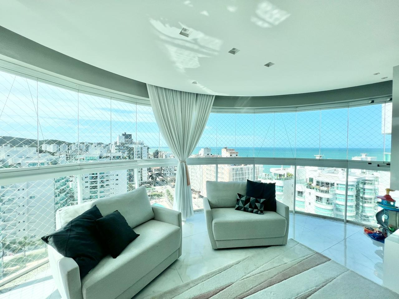 Cobertura à venda no Praia Brava: 