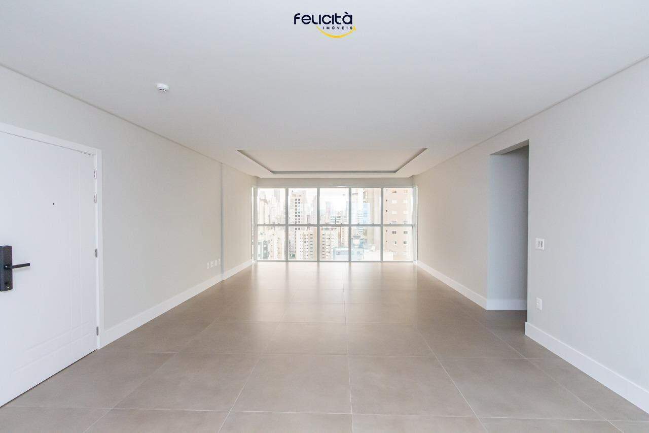 Apartamento de 3 quartos, 136m² no bairro Centro, em Balneário Camboriú | Eu Corretor