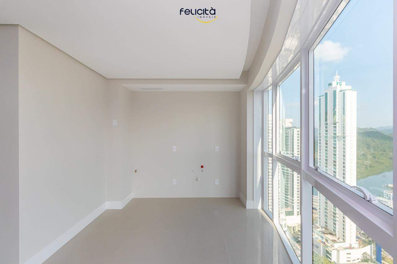 Apartamento de 3 quartos, 139m² no bairro Centro, em Balneário Camboriú | Eu Corretor