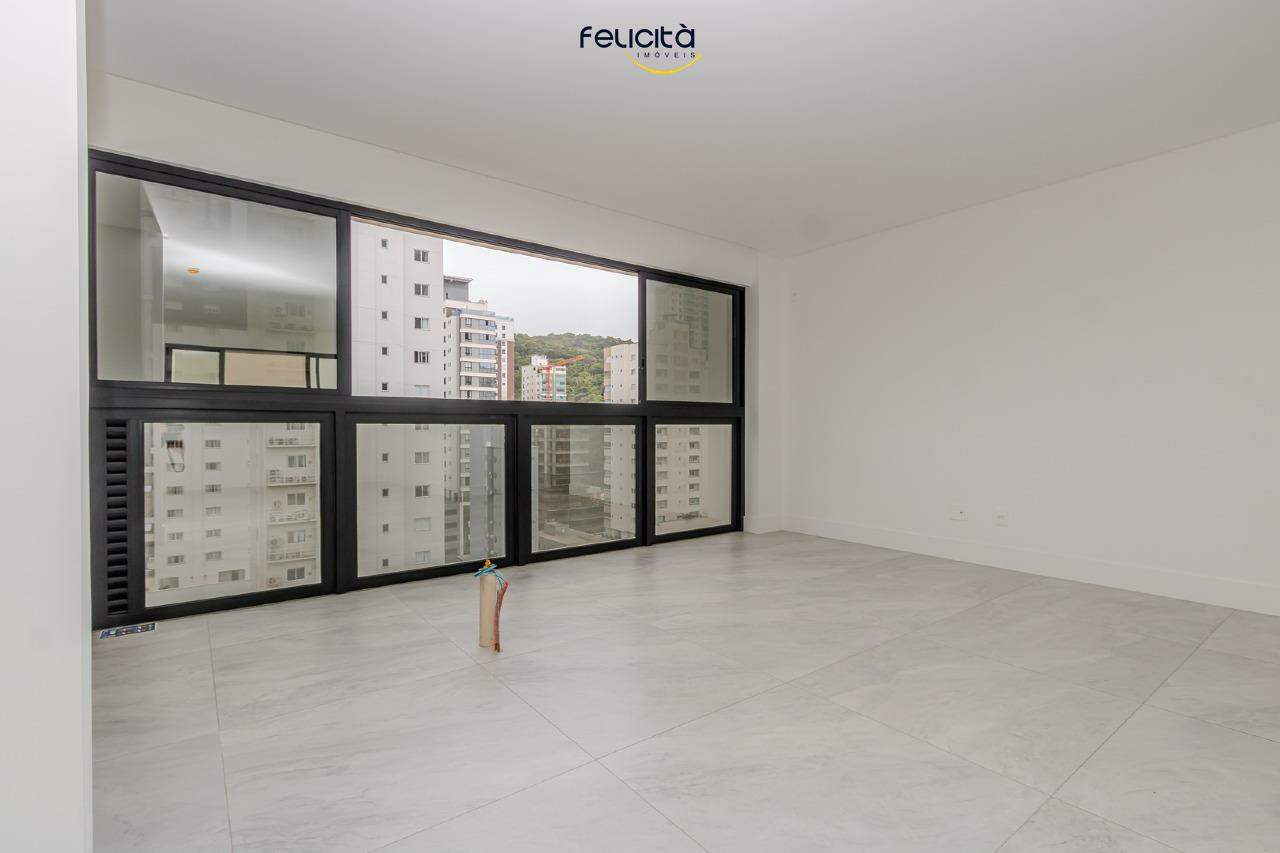 Apartamento de 3 quartos, 110m² no bairro Pioneiros, em Balneário Camboriú | Eu Corretor