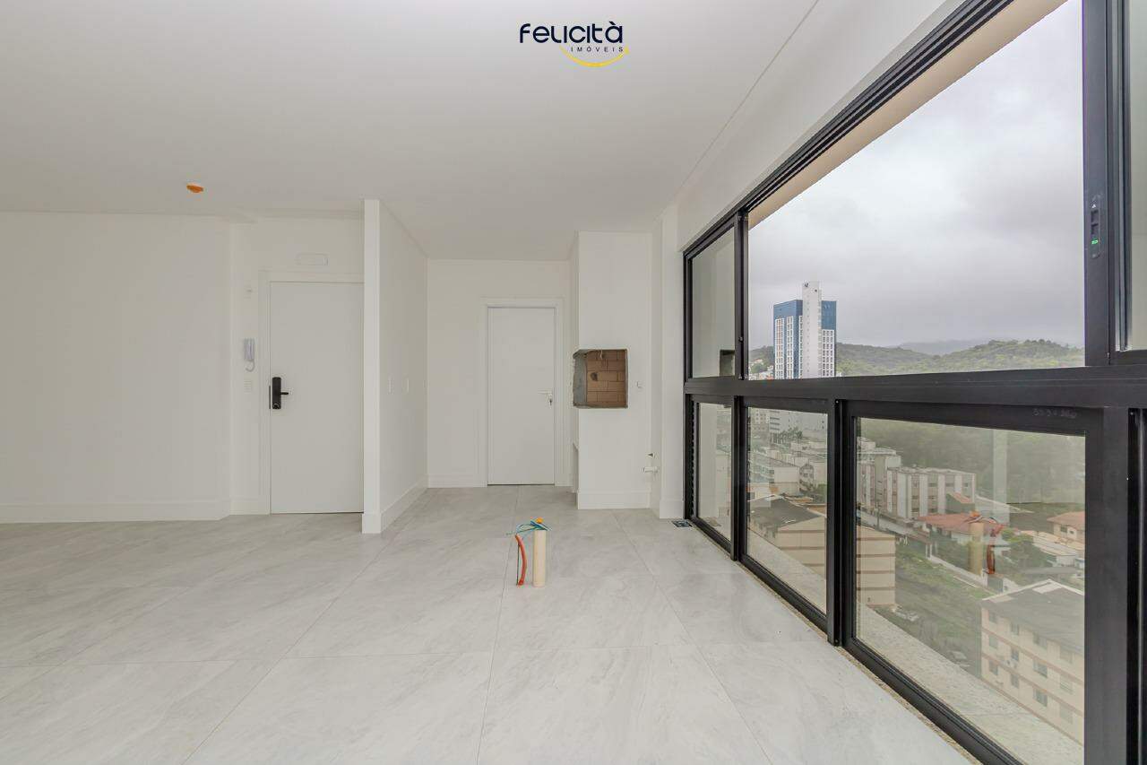 Apartamento de 3 quartos, 110m² no bairro Pioneiros, em Balneário Camboriú | Eu Corretor