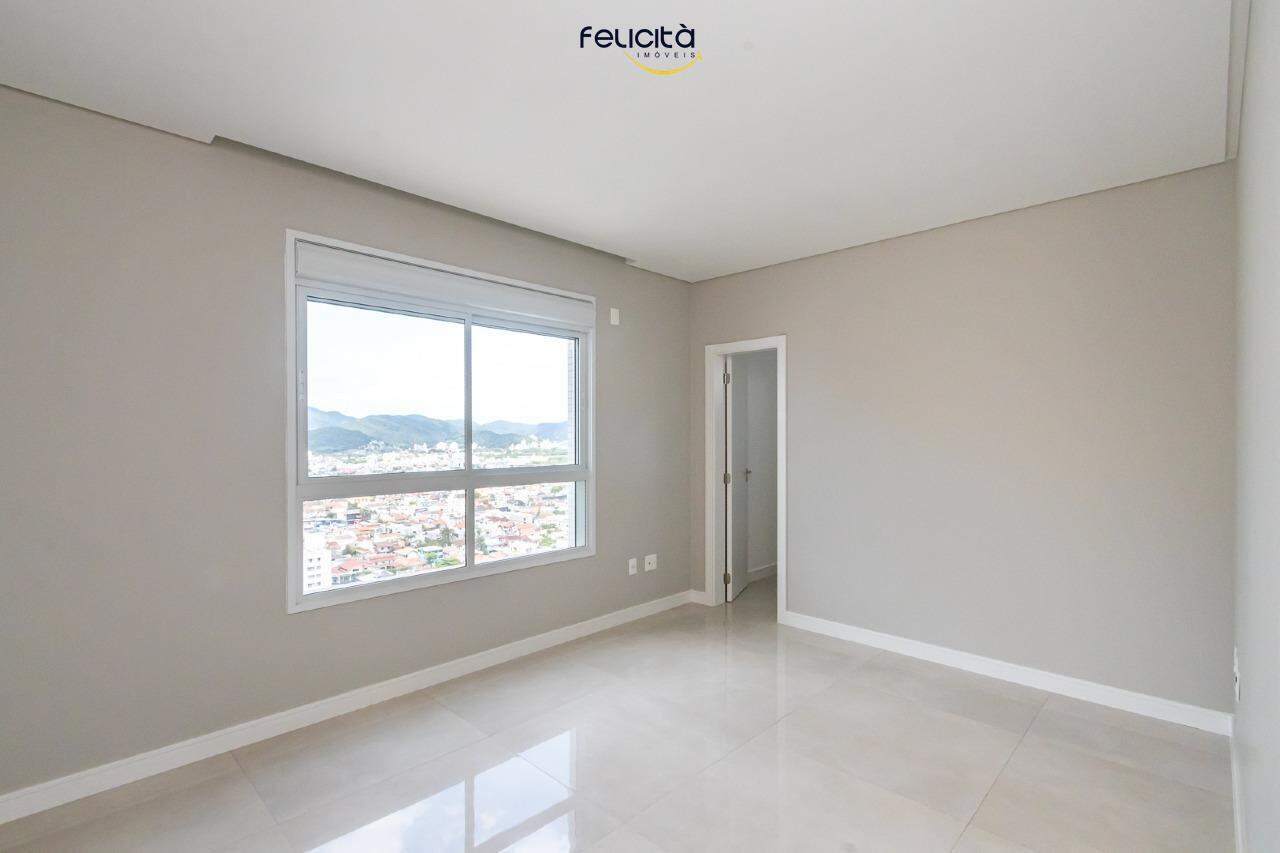 Apartamento de 3 quartos, 134m² no bairro Centro, em Balneário Camboriú | Eu Corretor