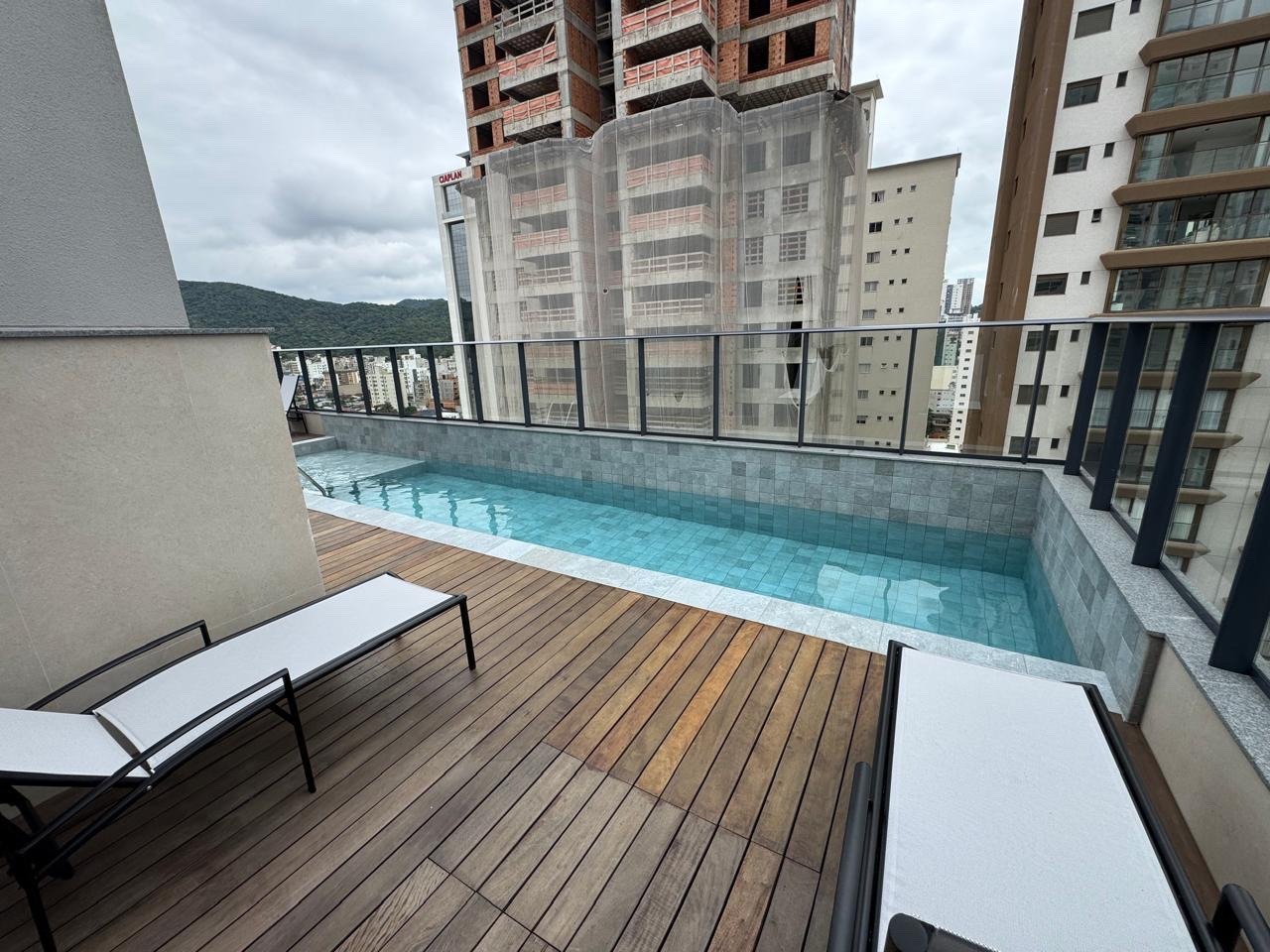 Apartamento à venda no Centro: Piscina térmica no rooftop do Tierra Del Sol