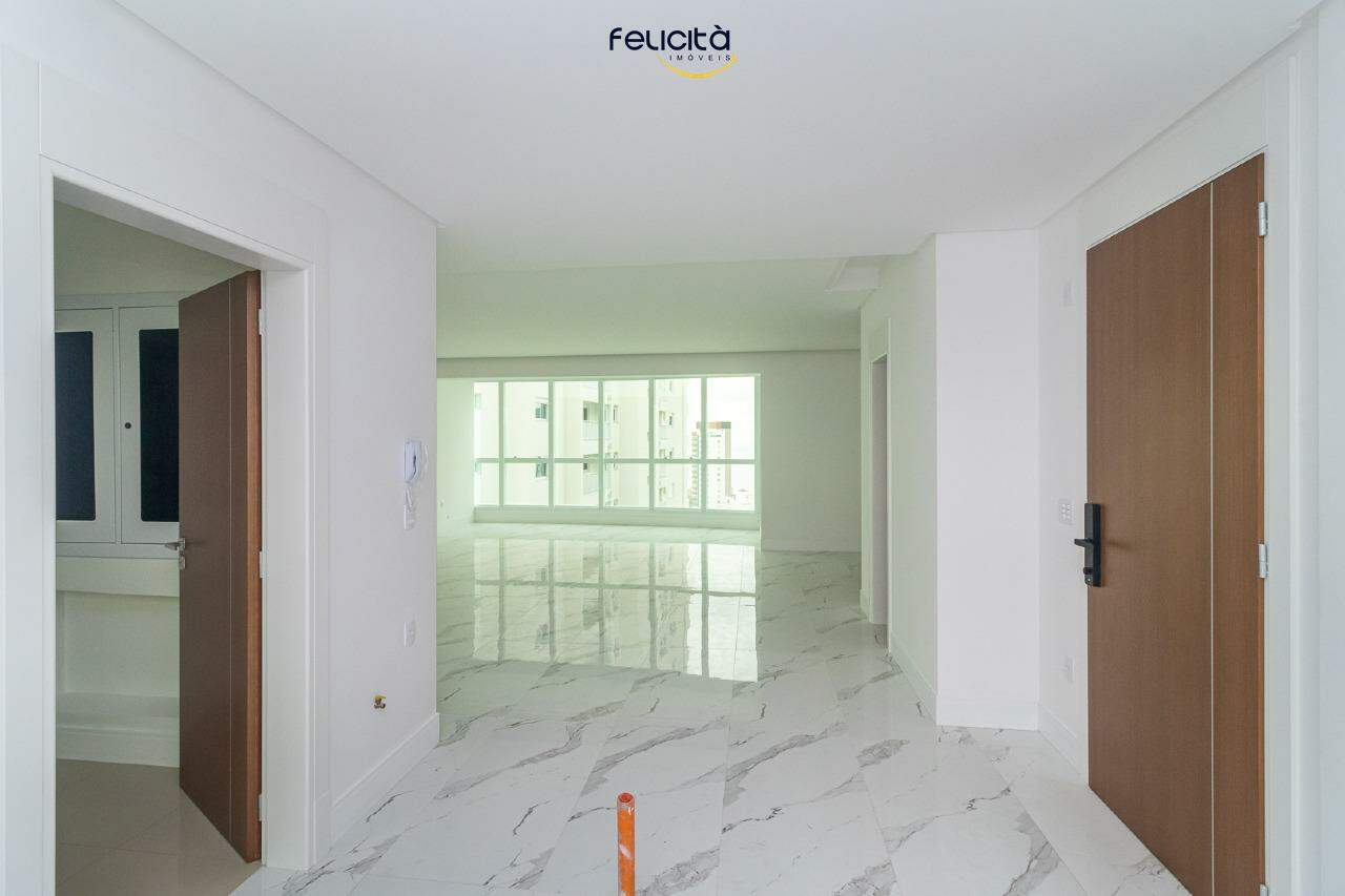 Apartamento de 4 quartos, 190m² no bairro Centro, em Balneário Camboriú | Eu Corretor