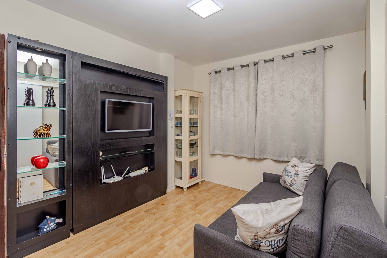 Apartamento à venda no Pioneiros: 