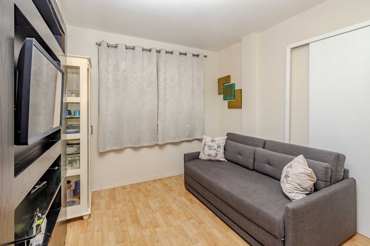 Apartamento à venda no Pioneiros: 