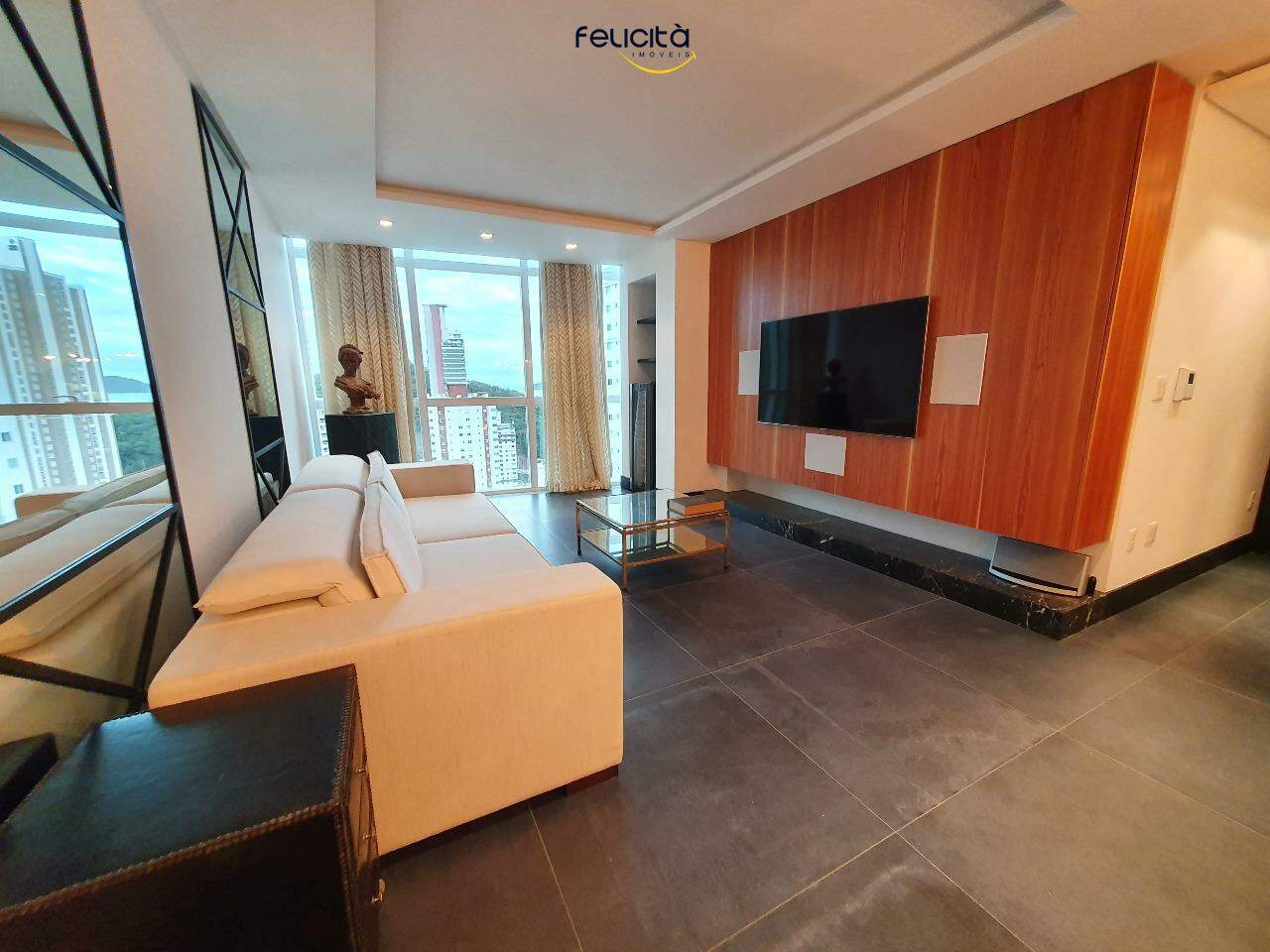 Cobertura de 3 quartos, 268m² no bairro Pioneiros, em Balneário Camboriú | Eu Corretor