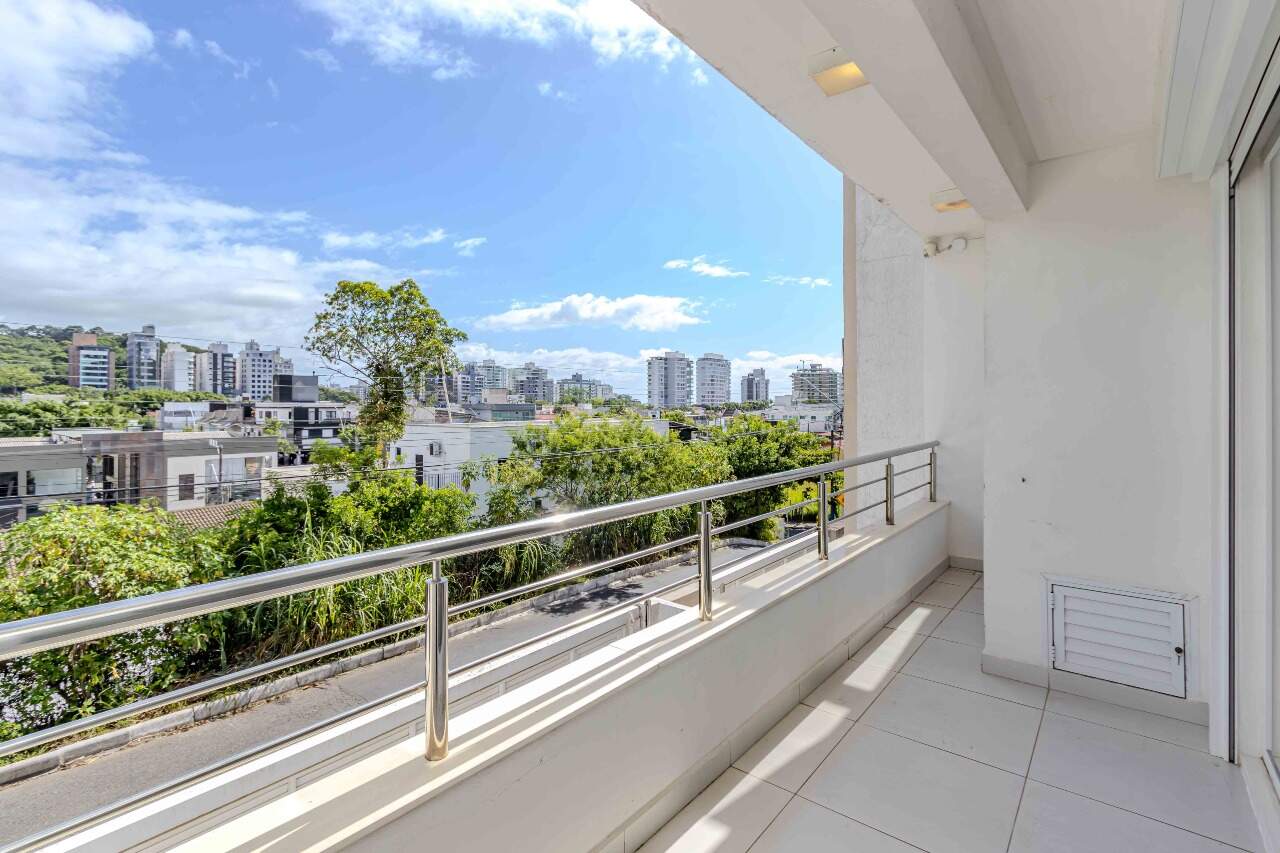 Casas à venda no Praia dos Amores: