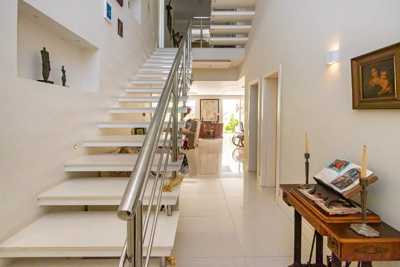 Casa de 5 quartos, 445m² no bairro Praia dos Amores, em Balneário Camboriú | Eu Corretor