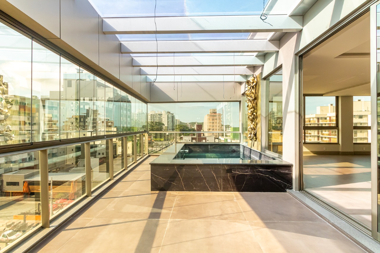 Cobertura à venda no Praia Brava: 