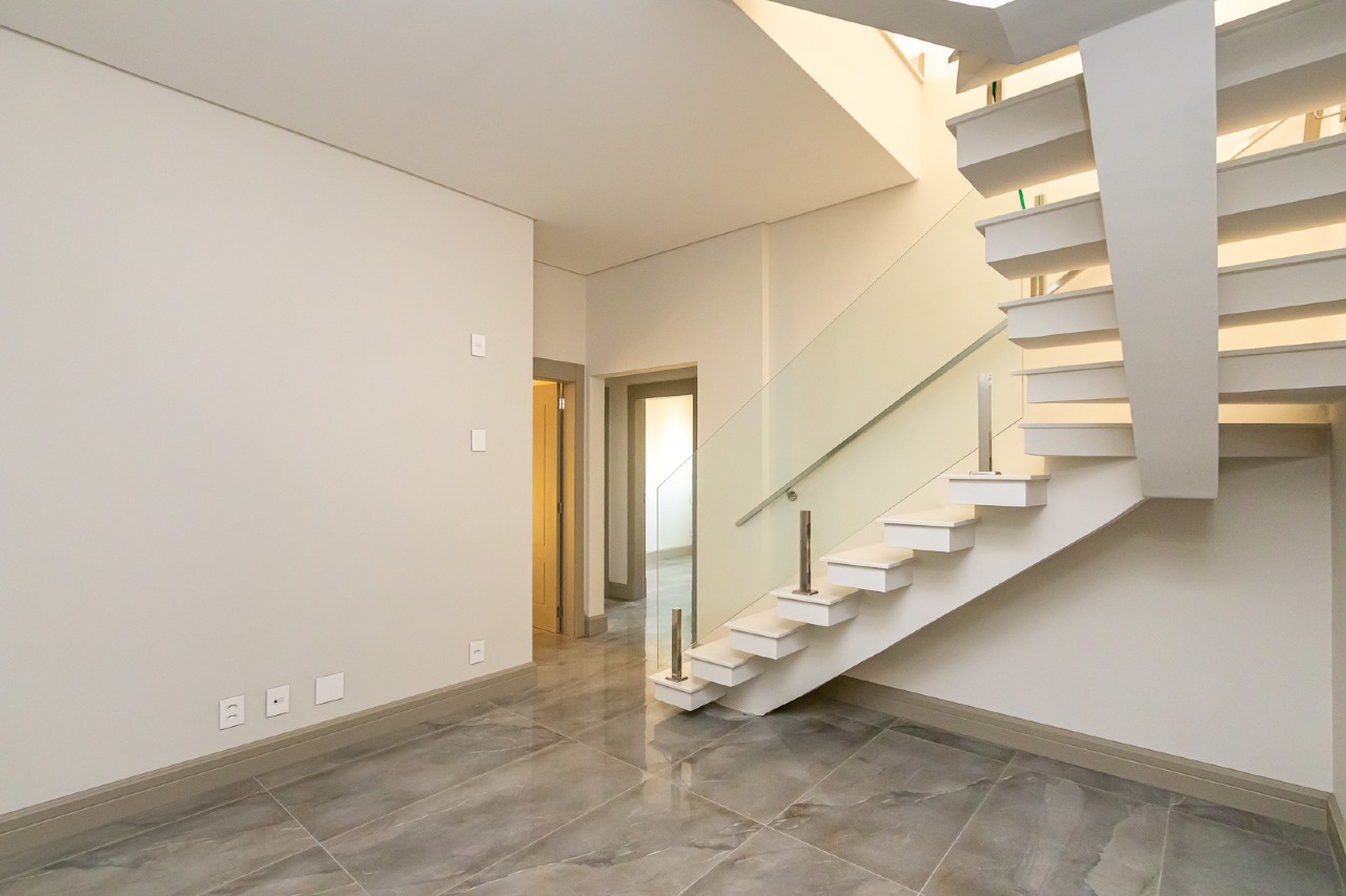 Cobertura à venda no Praia Brava: 