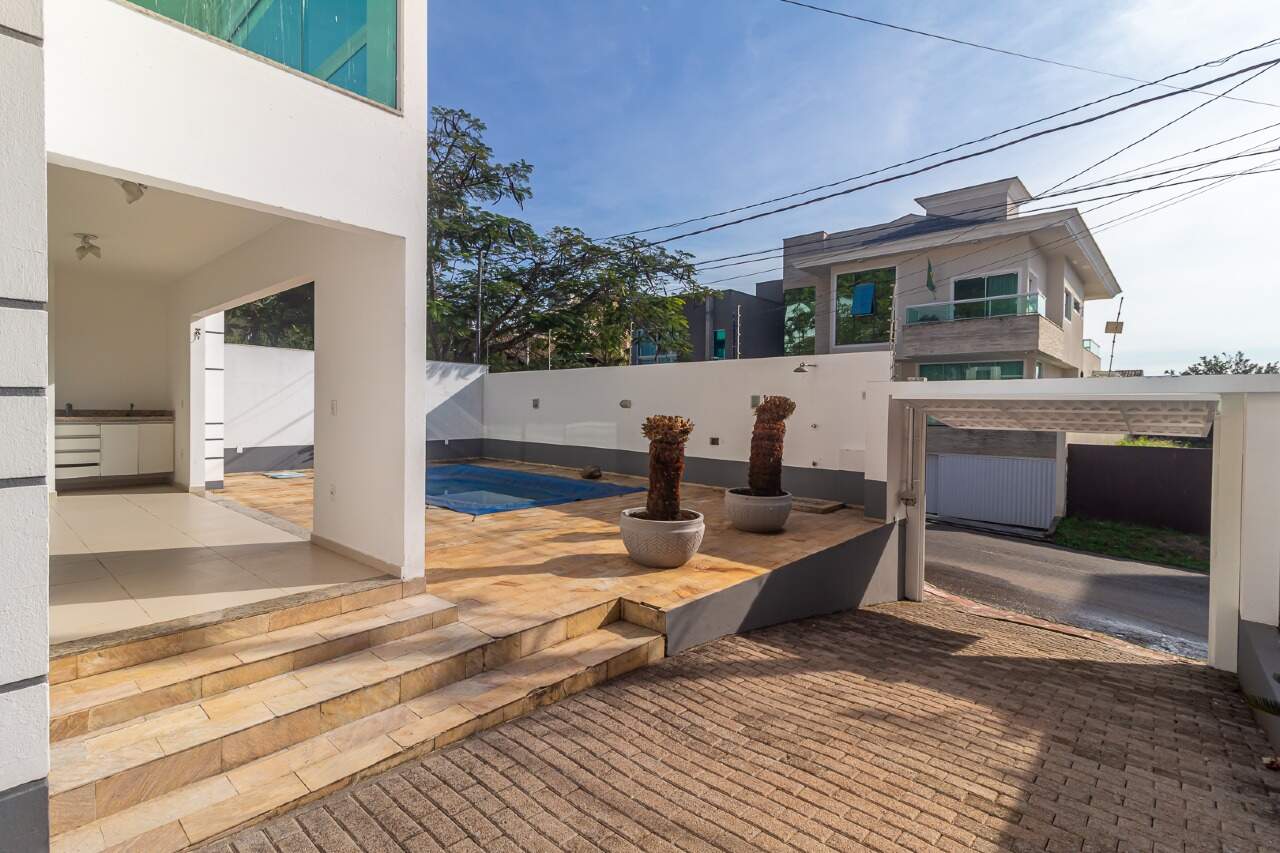 Casa de 5 quartos, 490m² no bairro Praia dos Amores, em Balneário Camboriú | Eu Corretor