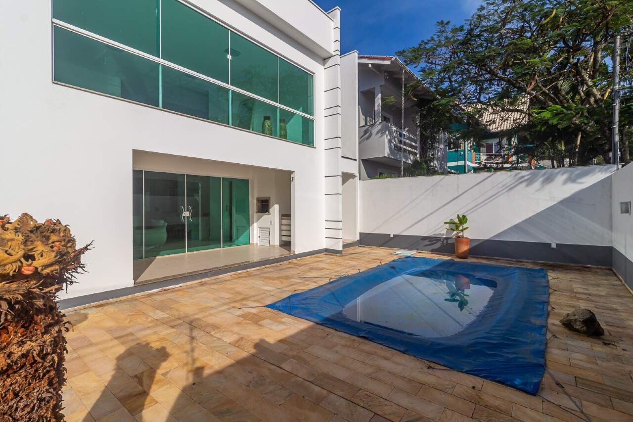 Casa de 5 quartos, 490m² no bairro Praia dos Amores, em Balneário Camboriú | Eu Corretor