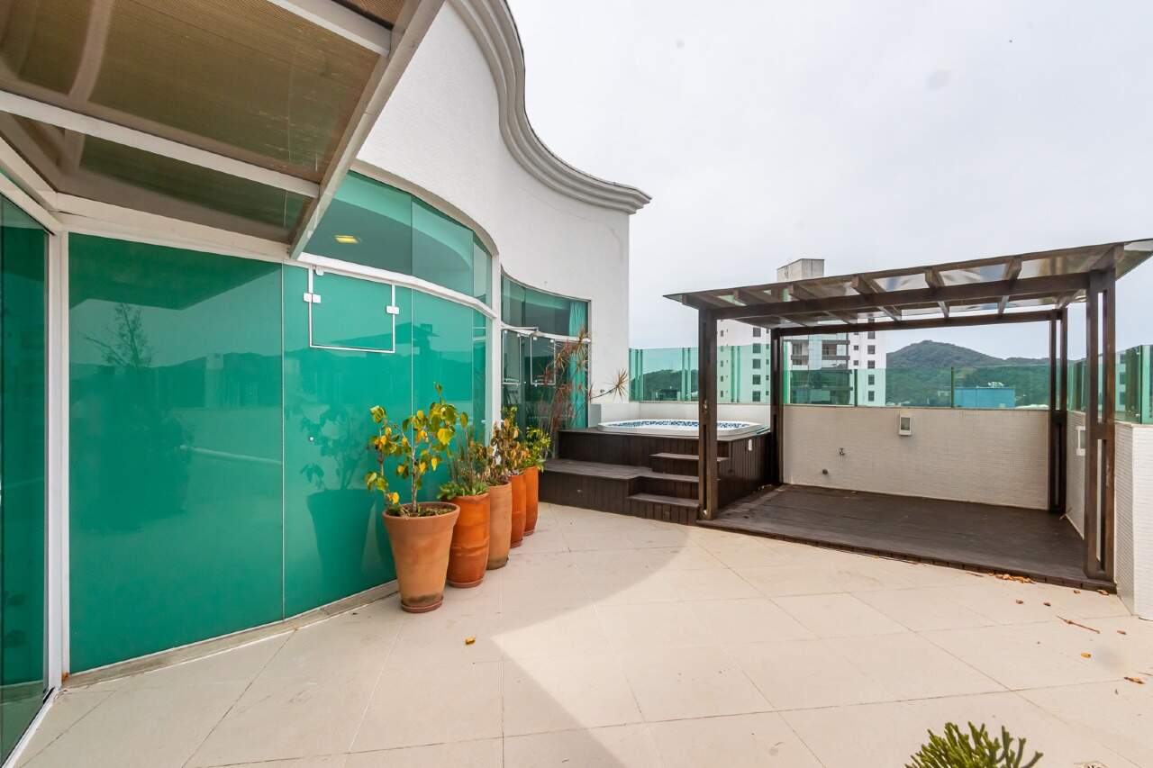 Cobertura de 4 quartos, 300m² no bairro Pioneiros, em Balneário Camboriú | Eu Corretor