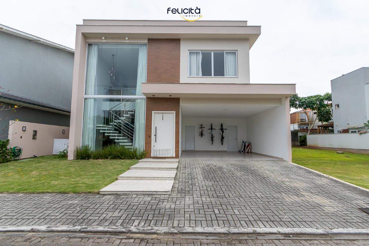 Casa de Condomínio de 3 quartos, 270m² no bairro Barra, em Balneário Camboriú | Eu Corretor