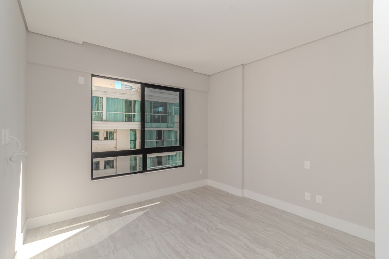 Apartamento à venda no Pioneiros: 