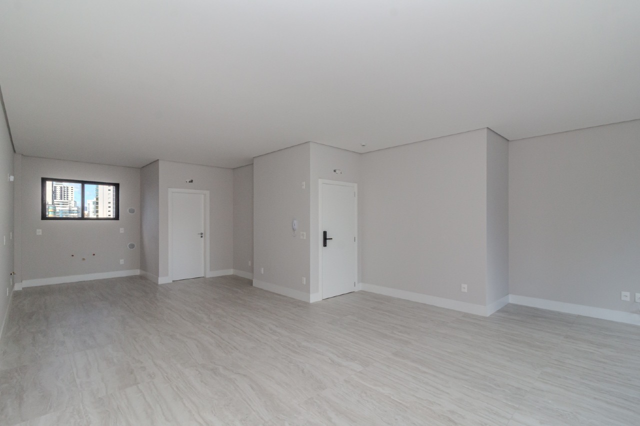 Apartamento à venda no Pioneiros: 